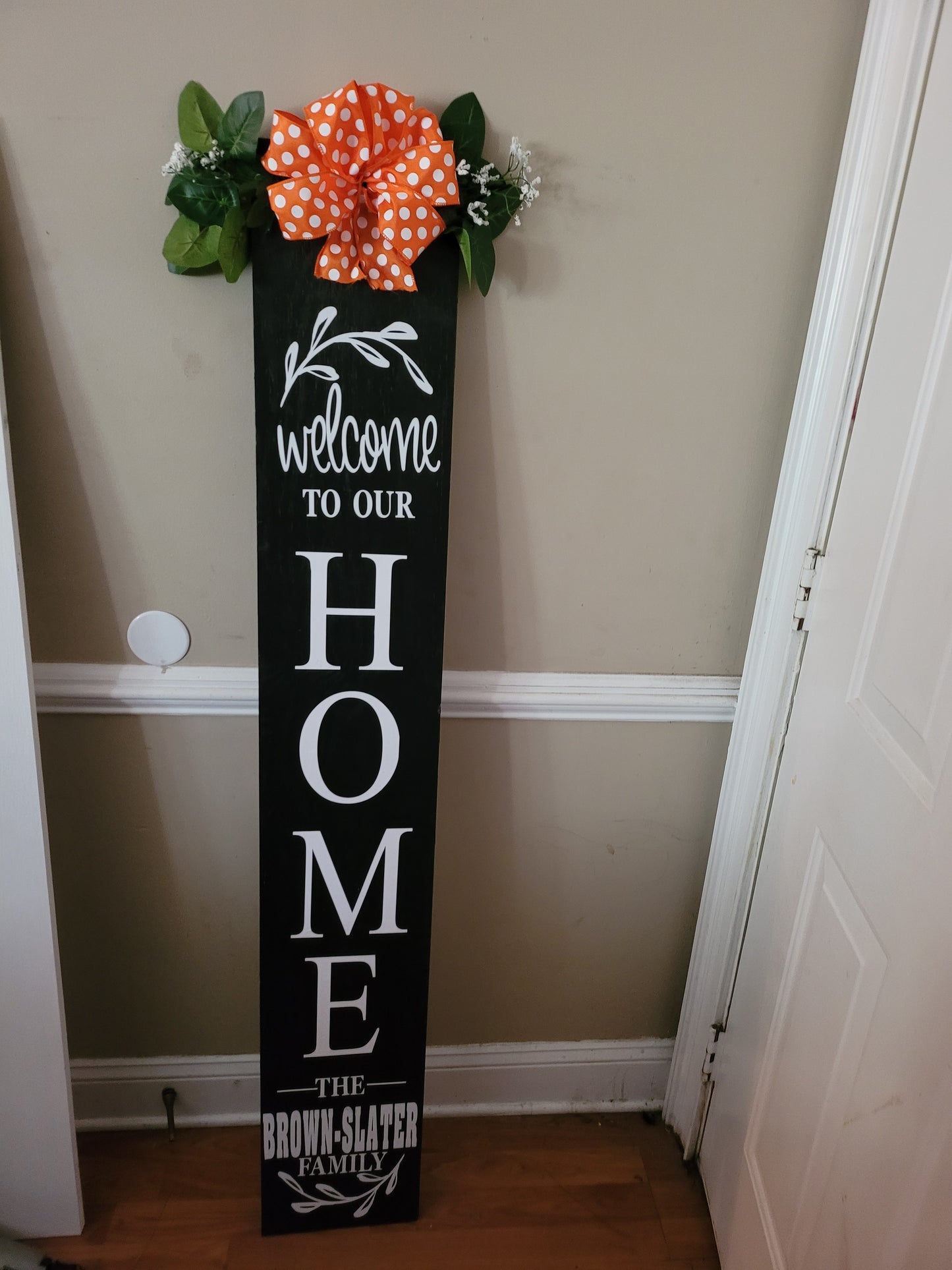 Welcome to Our Home (w/ surname and bow option)