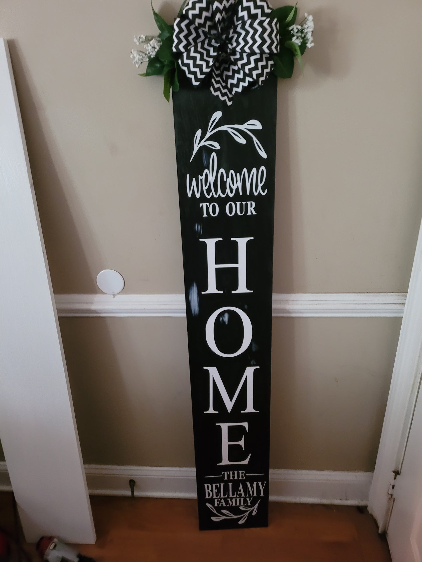 Welcome to Our Home (w/ surname and bow option)