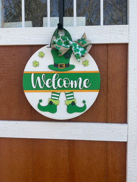 Welcome Leprechauns I St. Patricks Day I St. Patricks Day Decor I Outdoor Decor l Porch Leaner l Circular Porch Sign