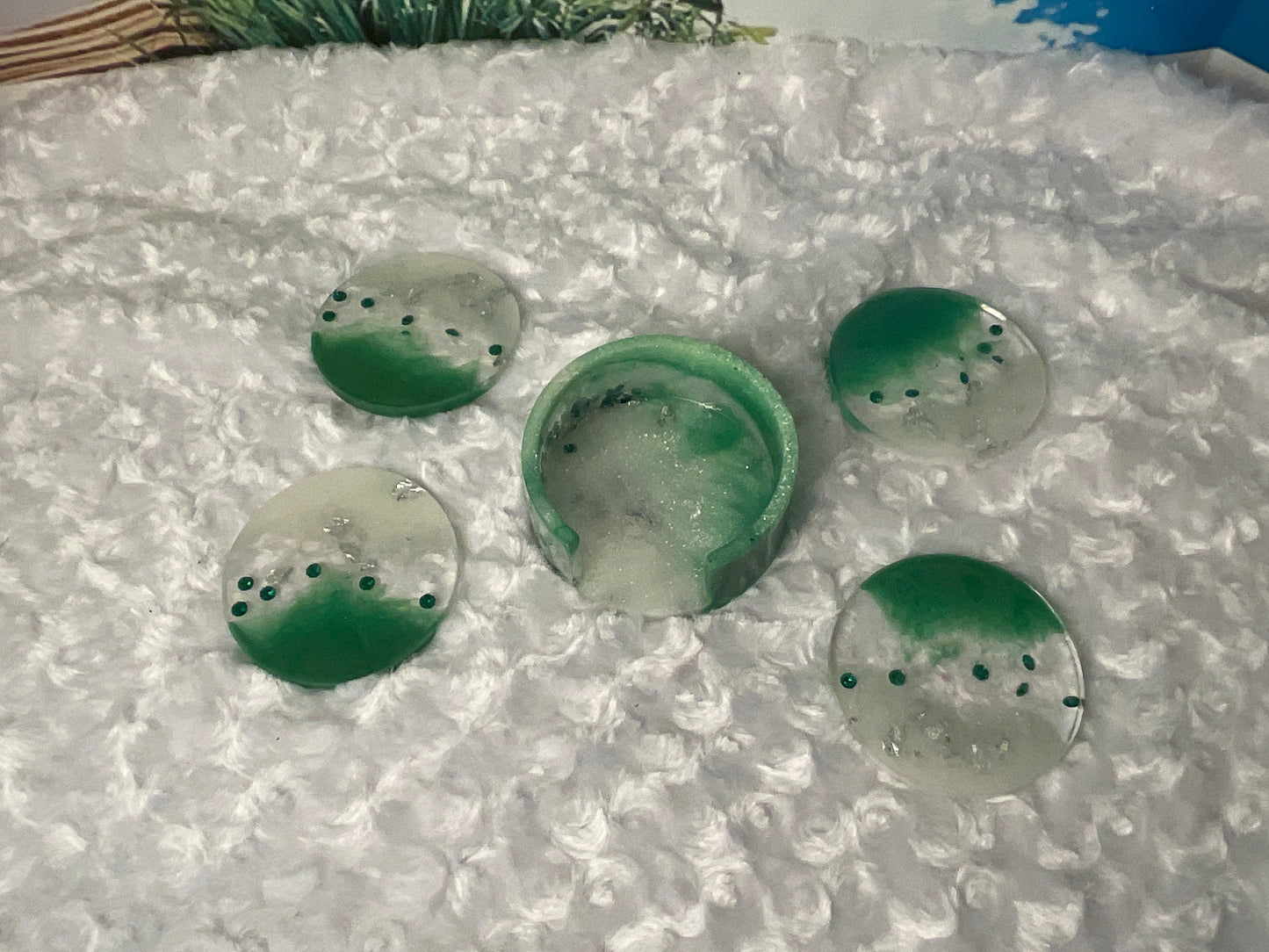 Emerald Green Resin Coaster Set and Holder | Set of 4 Round Coasters | Housewarming Gift Coasters | Coffee Table Decor |